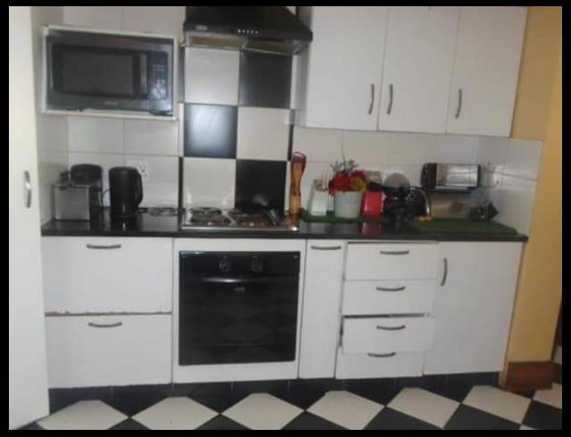 3 BEDROOM HOUSE FOR SALE IN KENSINGTON